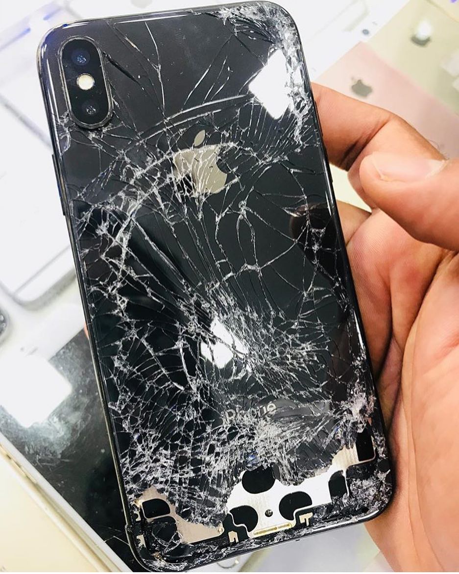 iPhone X разбилась задняя крышка