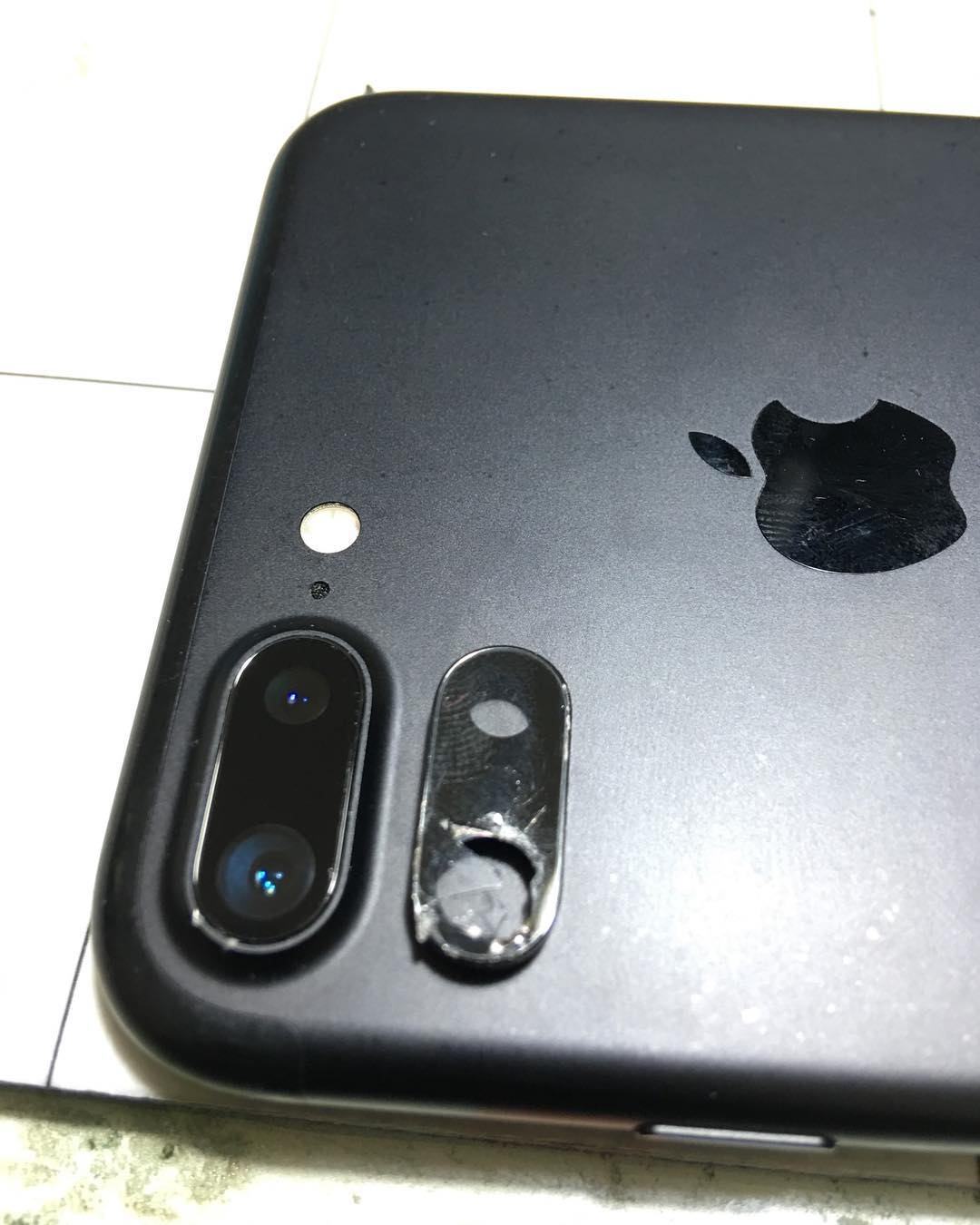 Замена стекла на камере iPhone 7 за 20 минут  | Banana Service - ремонт iPhone в Алматы